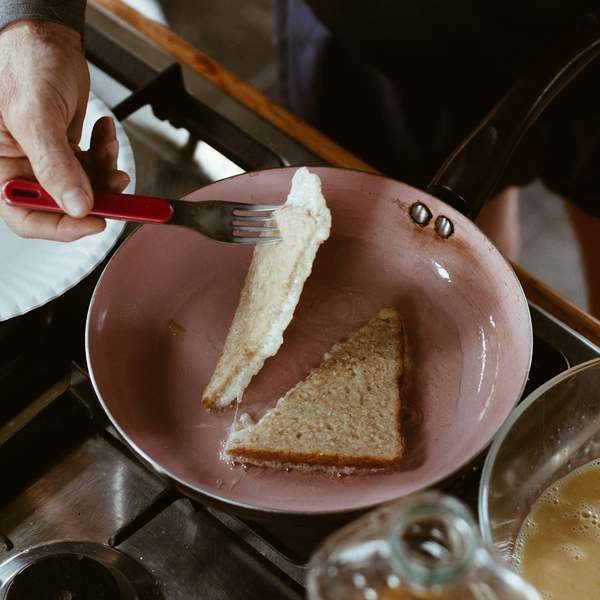 철저한 프라이팬 관리법으로 10년은 더 쓰는 비밀 공개!